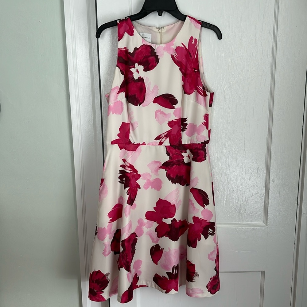 Donna Morgan Size 8 Lightwight Lined Sleeveless Midi Dress with Pink Flowers